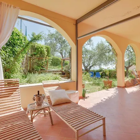 In Diano Calderina With Kitchenette Holiday home Diano Castello