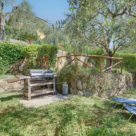 In Diano Calderina With Kitchenette Holiday home Diano Castello