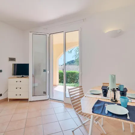 In Diano Calderina With Kitchenette Holiday home