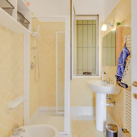 度假居 In Diano Calderina With Kitchenette
