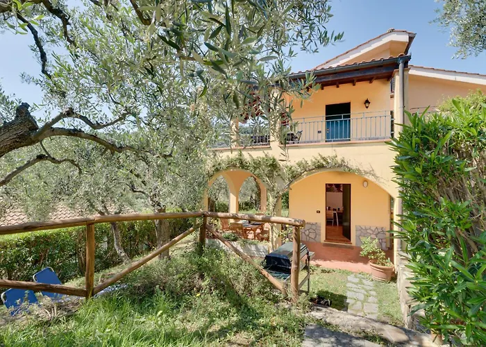 Feriehus Beautiful In Diano Calderina *